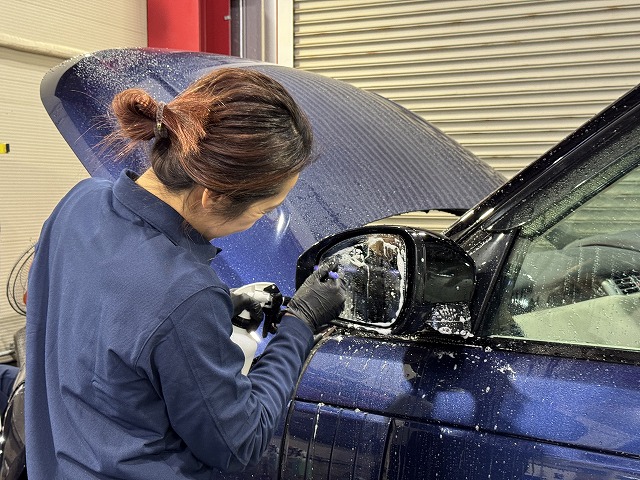 ランドローバー レンジローバー 習志野市　細部洗浄の様子