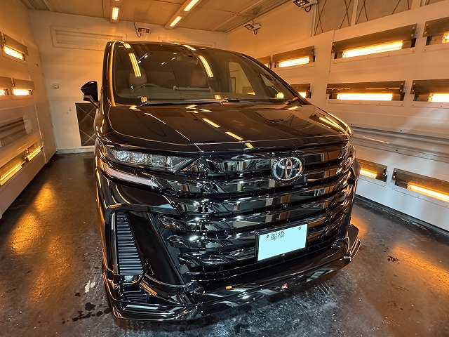 トヨタ ヴェルファイア　船橋市　遠赤外線熱乾燥の様子