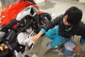 バイクインディアンにCR-1バイクコーティング