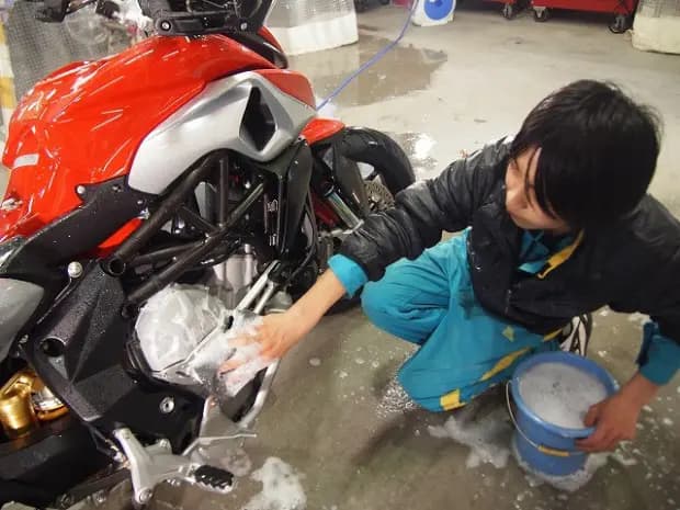 バイクインディアンにCR-1バイクコーティング