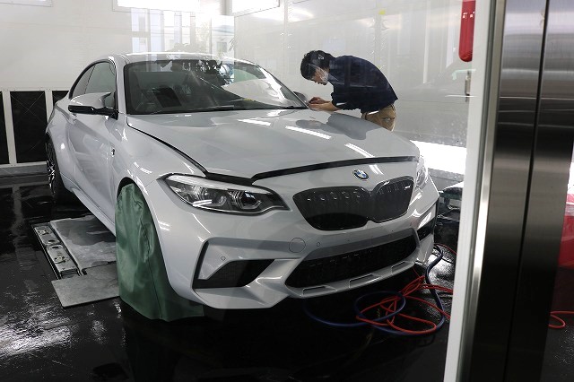 BMWM2にプロテクションフィルム 施工中 - トータルカービューティIIC BMWM2にプロテクションフィルム 施工中