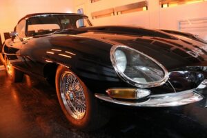 ジャガーEタイプ（1965年車）人々の憧れの的だったお車に現代最新カーコーティング施工！　東京都江東区より