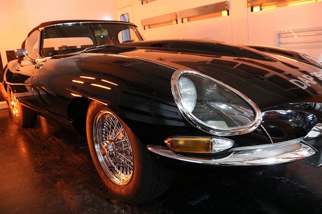 ジャガーEタイプ（1965年車）人々の憧れの的だったお車に現代最新カーコーティング施工！　東京都江東区より