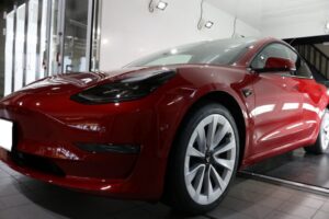 テスラモデル３にセラミック含有率40％の優れたカーコーティング施工　東京都より