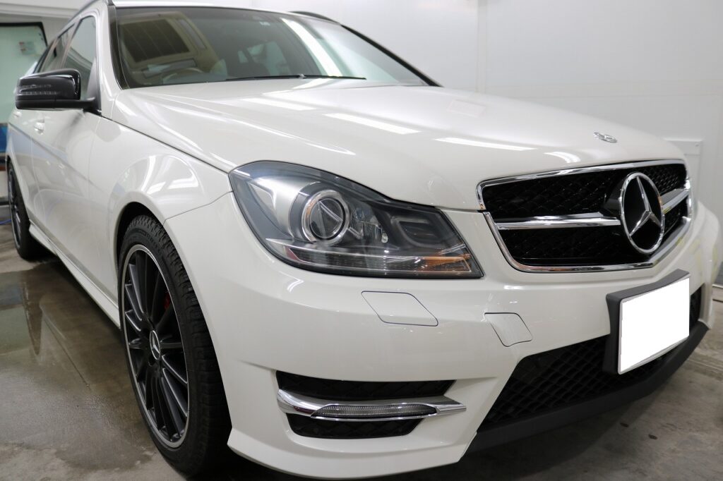 千葉県市原市よりお越しのメルセデスベンツC200ワゴンに親水性のカーコーティング『クォーツガラスコート』を施工しました。