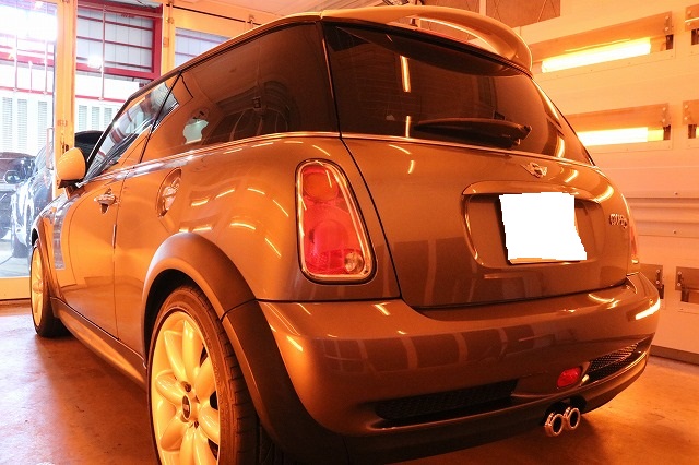 東京都よりご来店のＡ様のBMWMINIにセラミック9H5層フルコースの施工
