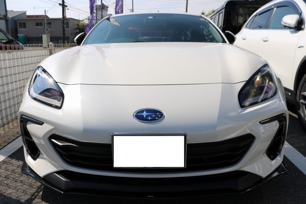 スバル BRZにセラミック含有量４０％のカーコーティング施工　東京都より