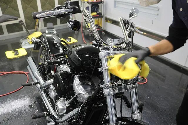 千葉県佐倉市よりお越しのO様のハーレーダビッドソンに【４層セラミックコーティング】