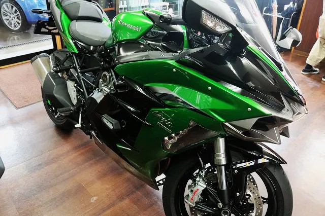 新車カワサキ Ninja H2SX+にバイクコーティング　東京都ご来店