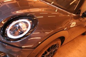 東京都板橋区からお越しのBMW MINIクラブマンにセラミックプロ9H2層コーティングの施工