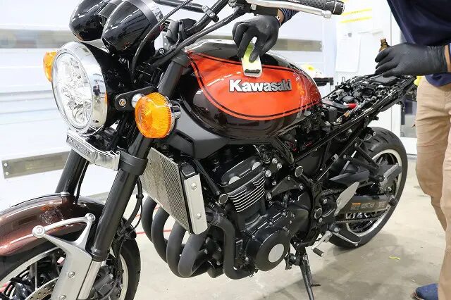 Kawasaki Z900にバイクコーティング 神奈川県よりご来店