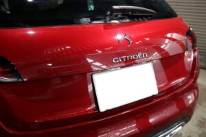 東京都世田谷区からお越しのシトロエンDS4に親水性のセラミックシールド5層コートを施工させていただきました。