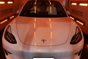 テスラモデル３にセラミックカーコーティング！紫外線対策はこちらです！東京都豊島区より