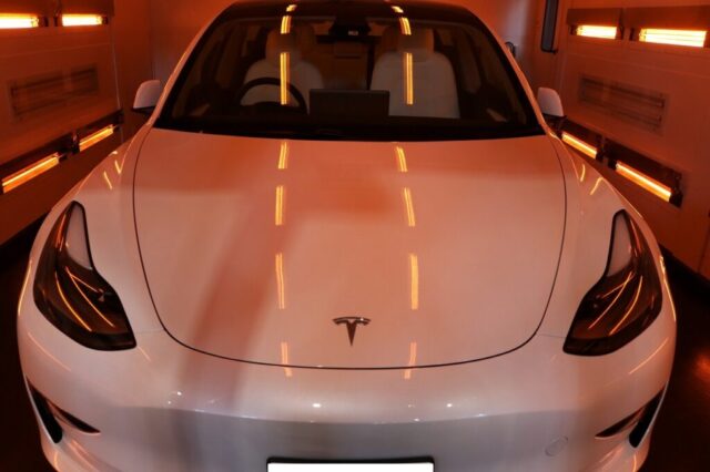 テスラモデル３にセラミックカーコーティング！紫外線対策はこちらです！東京都豊島区より