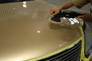 レクサスLSにヘッドライトコーティング＆ボディ研磨作業を施工させていただきました。