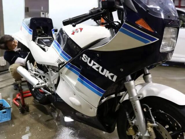 茨城県より スズキRG250ガンマにバイクコーティング