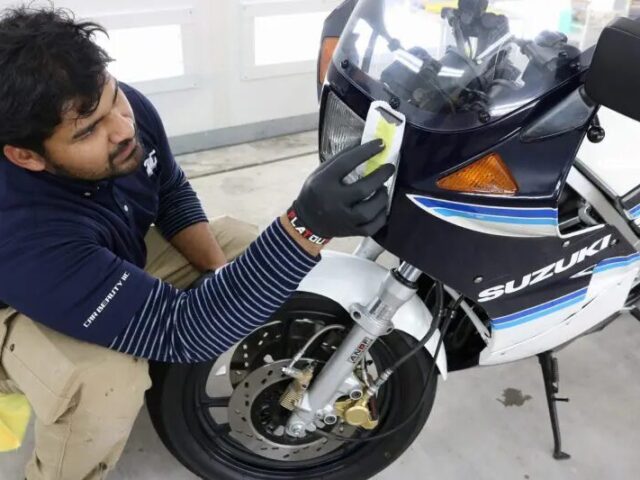 茨城県より スズキRG250ガンマにバイクコーティング