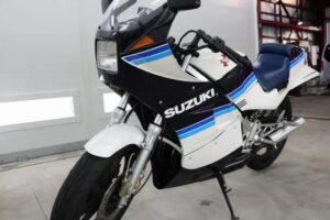 茨城県より スズキRG250ガンマにバイクコーティング