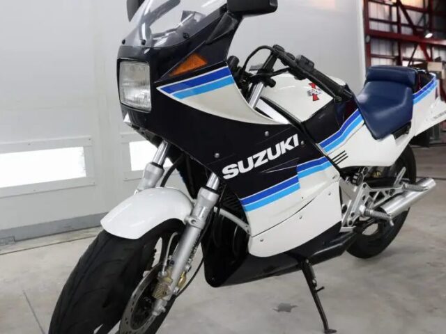 茨城県より スズキRG250ガンマにバイクコーティング