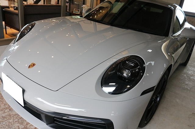 ポルシェ922カレラを綺麗に保つ！カーコーティングとプロテクションフィルム施工です。