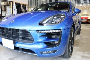 ポルシェマカンが東京都足立区から入庫しました！優れたガラスコーティングを施工します！
