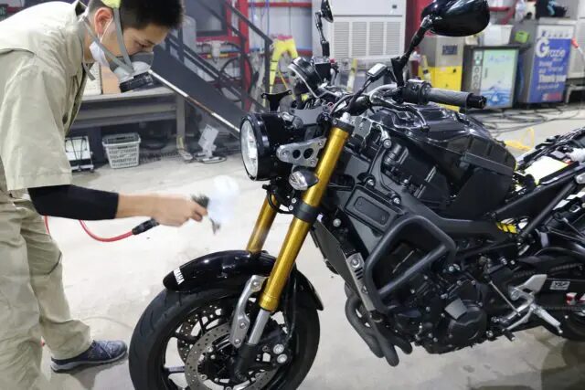 ヤマハXSR900に親水性のCR-1バイクコーティング