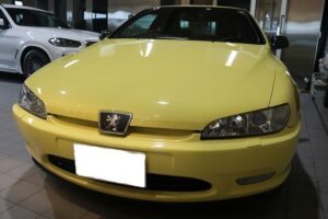 黄色のプジョー４０６クーペにカーコーティングを施工。東京都港区よりお越しのお車に【Ｇガード７層ガラスコーティング】