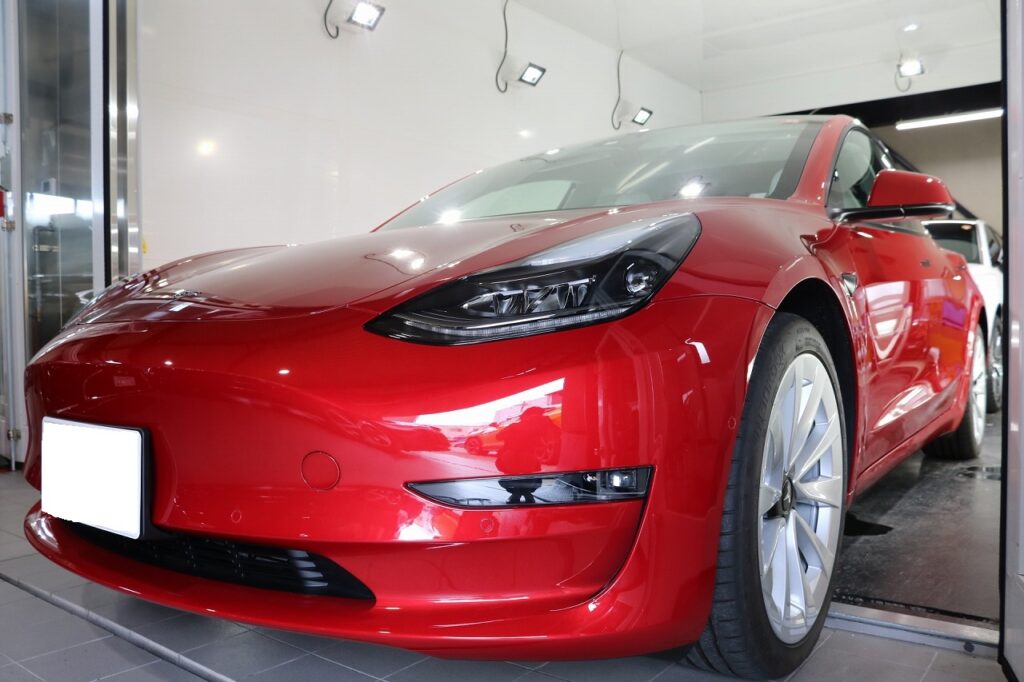 テスラモデル３に小傷が自己修復する驚きのコーティング施工　東京都より