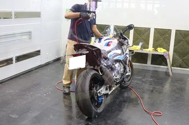 BMWM1000RRにバイクコーティング埼玉県さいたま市