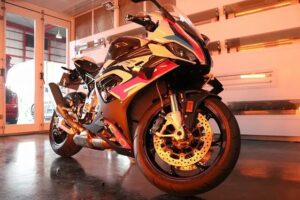 BMWM1000RRにバイクコーティング埼玉県さいたま市