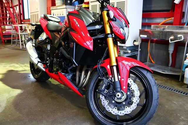 千葉県よりお越しのスズキＧＳＸ-Ｓ750にバイクコーティング