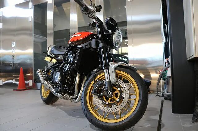 KAWASAKI Z900RSバイクコーティング４層新車　神奈川県奏野市
