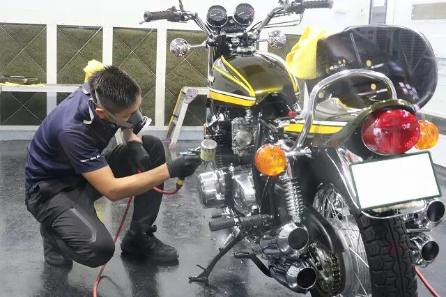 カワサキ900 Super fourにバイクコーティング