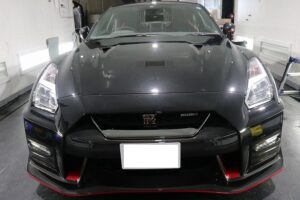 日産GTRニスモ。黒い車にプロテクションフィルム施工