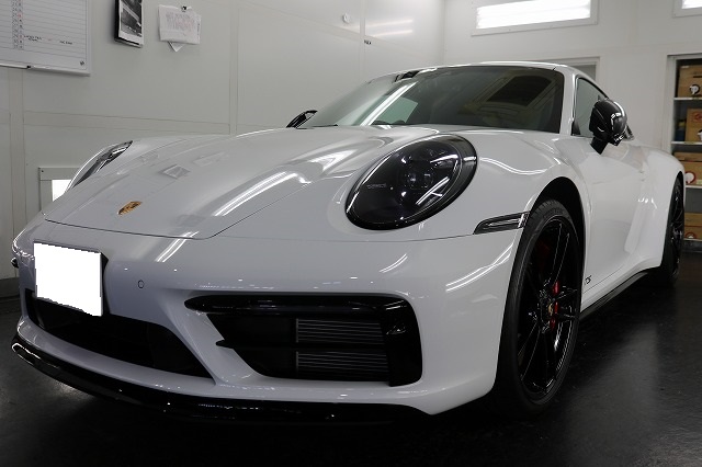 細かい傷が復元するセラミックコーティングをポルシェ911に施工♪東京都豊島区より