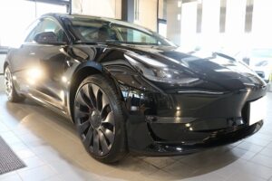 テスラモデル３にセラミックコーティングに並ぶガラスコーティングを施工♪東京都板橋区より