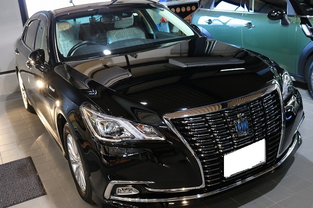 トヨタクラウンに超撥水性コーティング シルトグラッテ施工です。東京都練馬区よりご来店