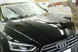 東京都板橋区からお越しの新車アウディA5に親水性のカーコーティング『クォーツガラスコート』を施工させていただきました。