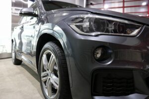 東京都からお越しの新車ＢＭＷＸ1に最強被膜硬度9Ｈのカーコーティング『セラミックプロ9Ｈ』を1層コート施工させていただきました。