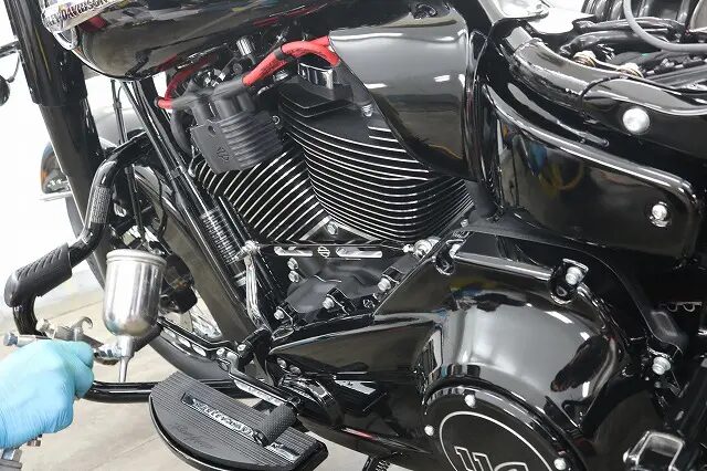 新車ハーレーヘリテイジクラシックにバイクコーティング