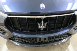 新車マセラティレヴァンテを飛び石から守るプロテクションフィルムを施工　東京都葛飾区