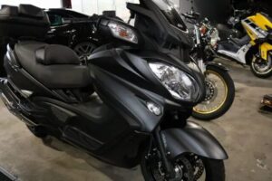 東京都品川区より 新車スズキ スカイウェイブ650に疎水性バイクコーティング