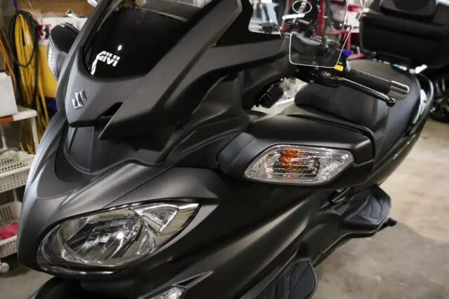 東京都品川区より 新車スズキ スカイウェイブ650に疎水性バイクコーティング