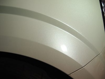 無傷の右側のフェンダー - トータルカービューティIIC 無傷の右側のフェンダー