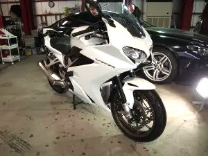 茨城県より ホンダVFRにバイクコーティング