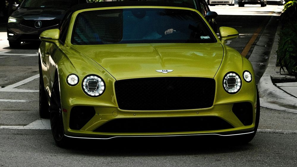 淡いグリーンが美しいベントレー