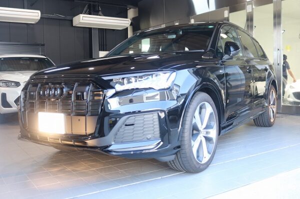 アウディQ7 プロテクションフィルム施工完了2