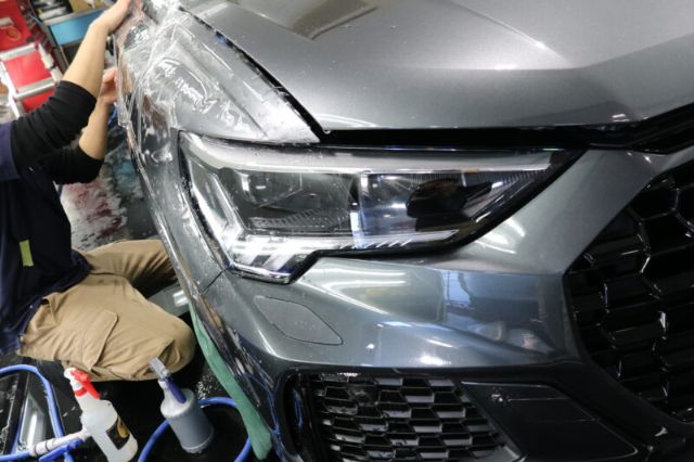 アウディRSQ3 プロテクションフィルム1