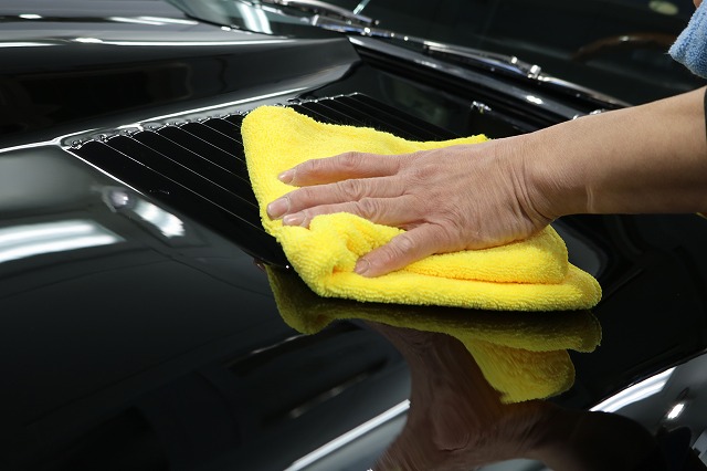 ジャガーEタイプ カーコーティング 施工中2