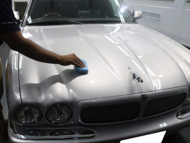 ジャガーXJR カーコーティング 施工中